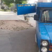 راننده نیسان با همکاری در مورد کار