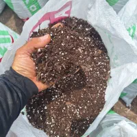 خاک برگ و خاک روف گاردن برند آریاکود
