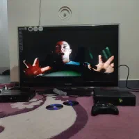 xbox 360 سالم در حد با چهارتا دسته سالم و اصلی