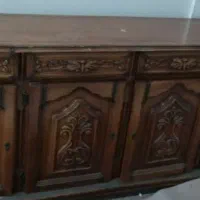 بوفه بزرگ قدیمی