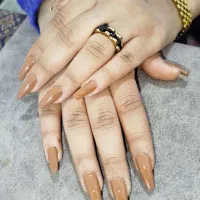 کاشت ناخن باآف ویژه باظرافت و ماندگاری بالا