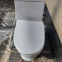دستشویی فرنگی تمیز برای دستشویی دوم بوده