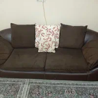 راحتی سه نفره چرم|مبلمان خانگی و میز عسلی|قم, باجک دو|دیوار
