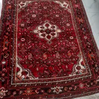 تعدادی فرش دست باف