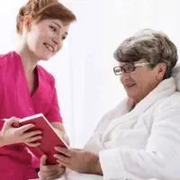 پرستار سالمند