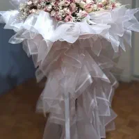 یک دسته گل ۱۲۰ تایی رز صورتی سفید