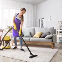 کارگر خدمات در منزل هستم ساعتی کار می‌کنم