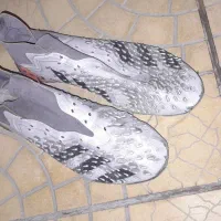 کفش استوک پردیتور ۴۲ و توپ فوتبال