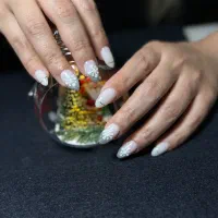 استخدام،اجاره ناخنکار و مژه کار|استخدام درمانی، زیبایی، بهداشتی|تهران, فاطمی|دیوار
