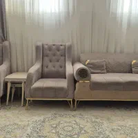 مبل راحتی همراه جلو مبلی و ۳ عددعسلی