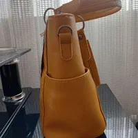 کیف چرم زیبا و تمیز|کیف، کفش، کمربند|تبریز, |دیوار