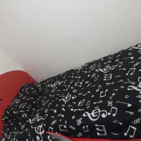 تخت خواب به همراه میز کار پوما تمیز و با کیفیت