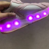 کفش اسکیتی چراغدار|دوچرخه، اسکیت، اسکوتر|پرند, فاز ۶|دیوار