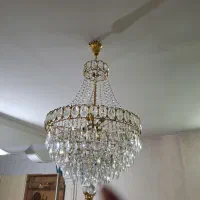 یک جفت لوستر پر از کریستال ایتالیایی