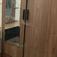 کمدلباس وتخت دونفره همراه دوپاتختی سالم|تخت و سرویس خواب|قم, نیروگاه|دیوار