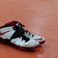 کفش بسکتبال والیبال