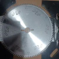 تیغ اره دورکن