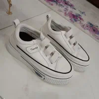 چند عدد کتونی خارجی