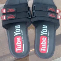 تعدادی دمپایی پلاستیکی و پیو|کیف، کفش، کمربند|شهرکرد, |دیوار