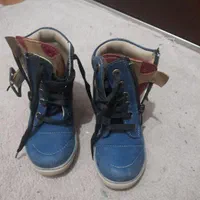وسایل بچه.صندلی ماشین .ست رختخواب صورتی .لباس|تخت و صندلی بچه|مشکین‌دشت, |دیوار