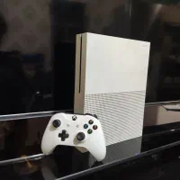 xbox one s + سی و یک بازی + هارد + دیسک