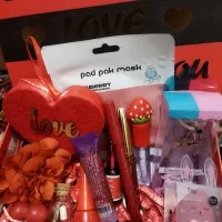 پک های اقتصادی لوازم آرایشی روز زن مادر|آرایشی، بهداشتی، درمانی|آران و بیدگل, |دیوار