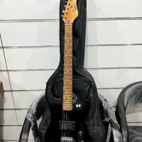 گیتار الکتریک انکور حرفه ای زیر قیمت گذاشتم