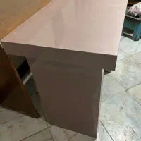 میز کار mdf های گلس بسیار تمیز با استند دیواری|آرایشگاه و سالن‌های زیبایی|کرج, مطهری|دیوار