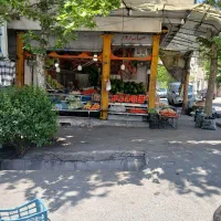 مغازه۲۵ مترکف ۲۵ متر زیرزمین باجواز میوه فروشی