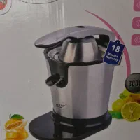 میوه خشک کن. اب پرتغال گیر یا اب مرکبات گیر