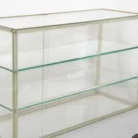 ویترین شیشه ای