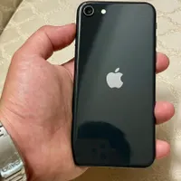 اپل iPhone SE (2020) با حافظهٔ ۱۲۸ گیگابایت