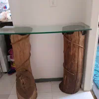 میز پایه چوب سالم و یک میز خاطره سالم