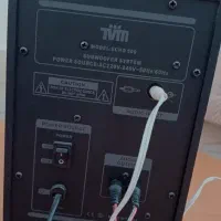 دوعدد اسپیکر کوچیک ودوعدد بزرگ هست