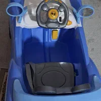 ماشین کوچولو آبی