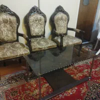 یک عدد میزجلو ومبل