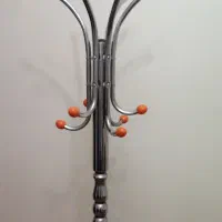 رخت آویز ایستاده