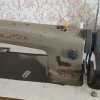 یه دستگاه چرخ خیاطی صنعتی