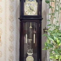 ساعت ایستاده در حد نو