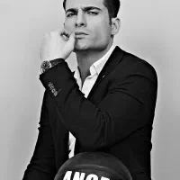 مدلینگ خانم جهت تولید محتوا اینستاگرام و یوتوب