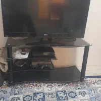 تلویزیون و میز