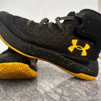 دو عدد کفش اسپورت آندرآرمور  و نایک اصل|کیف، کفش، کمربند|شیراز, شهرک فرهنگیان|دیوار