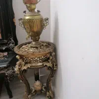 سماور زغالی به همراه میز پلی استیر