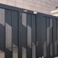 کارگر ساده و وسط کار آهنگری