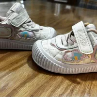 یک جفت کفش بچه گانه  تمام طبی