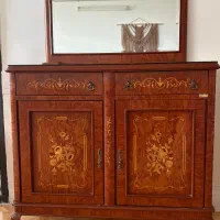 آیینه و کنسول