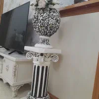 گلدان و پایه گچی