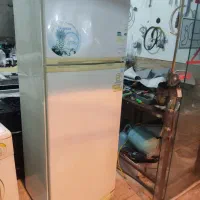 یخچال فریزر فروزان  دو درب . کاملا سالم