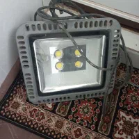 نورافکن سالم