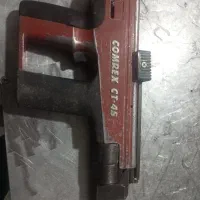 هیلتی یا میخکوب کامرکس